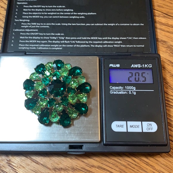 Vintage Gold-tone Green Rhinestone Domed Brooch - Picture 17 of 17